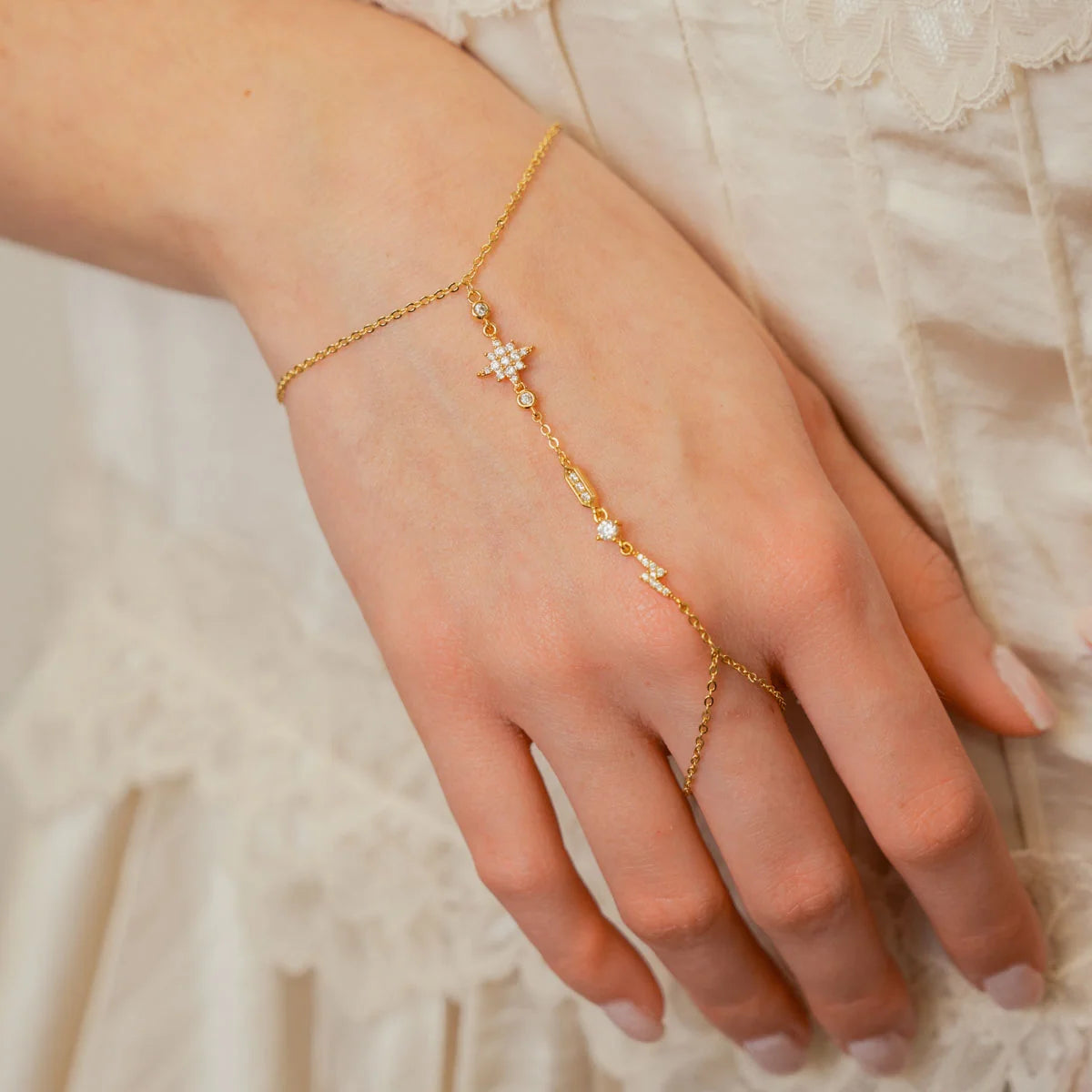 Shine Devyn Hand Chain